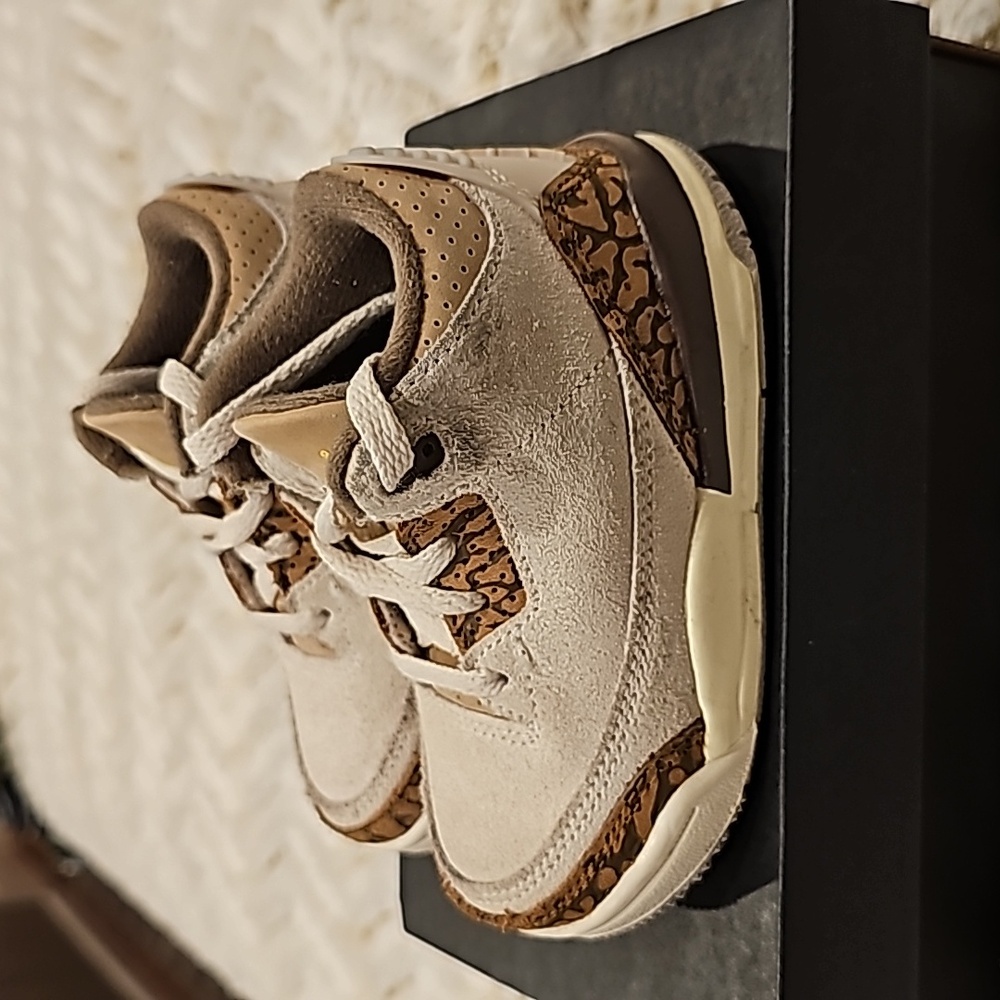 Jordan 3 Retro - Picture 4 of 10